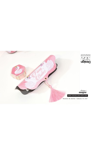 Trusou botez cu lebada pentru fetite personalizat prin brodare, Little Swan 24